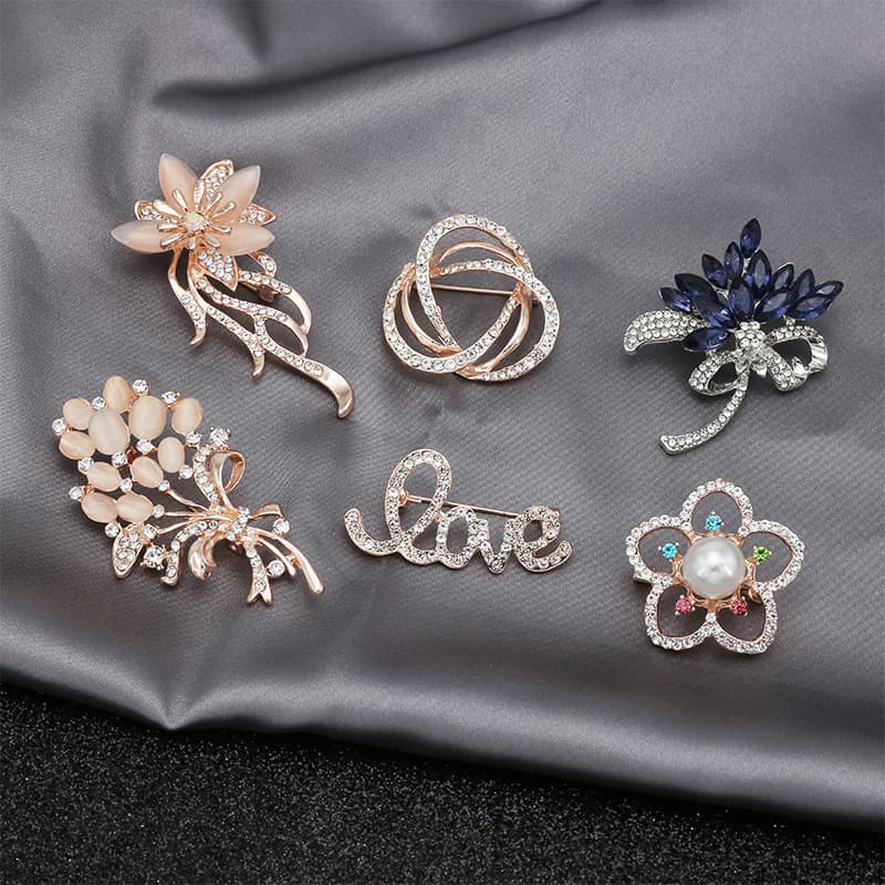 Broches Femmes